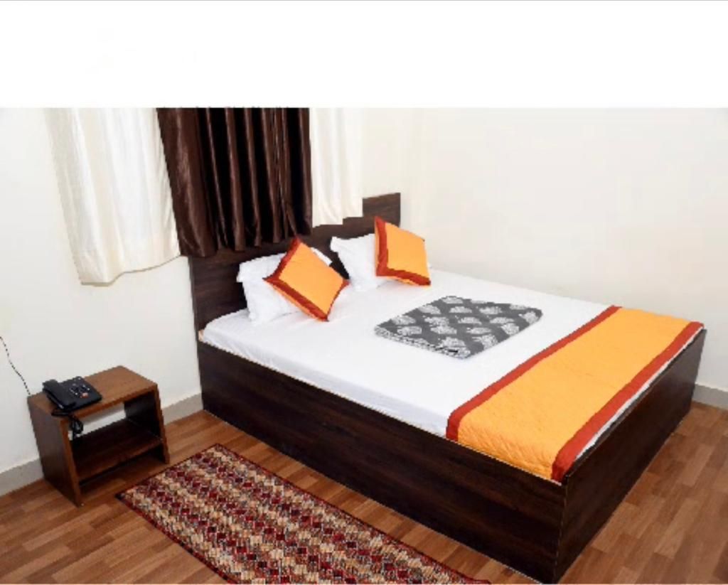 Hotel Apoorv Deluxe Non AC Room 3