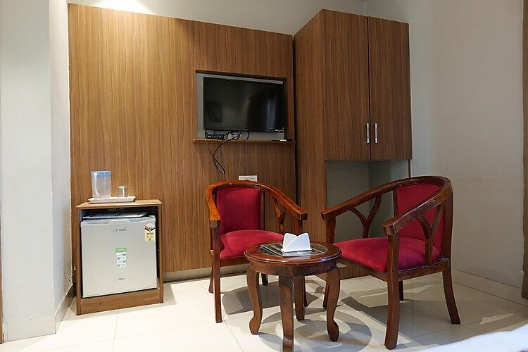 Hotel Galaxy Inn Luxury Room 4