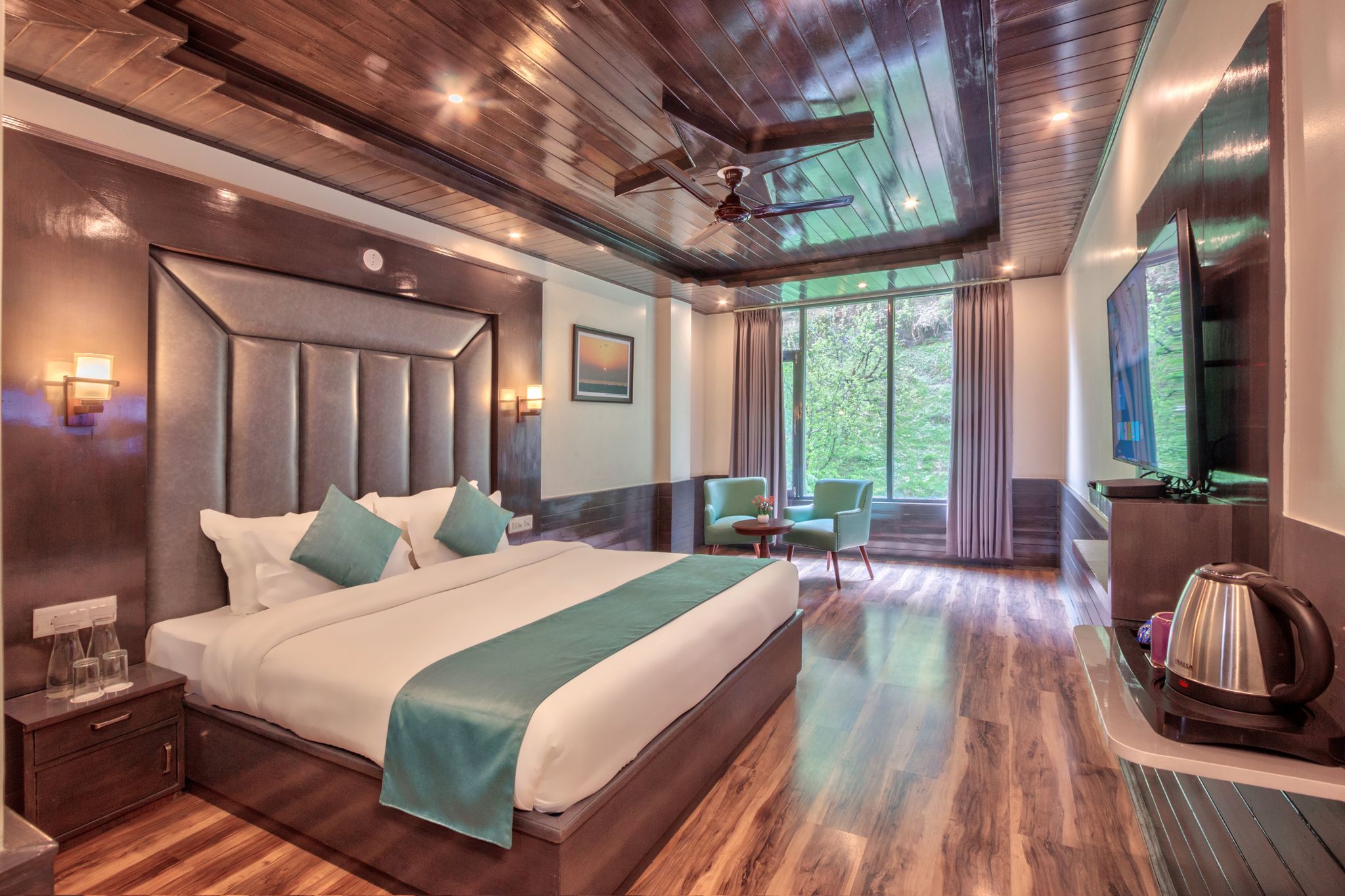 Vine Hill Suite- Valley and river view
