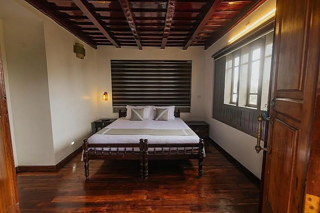 Misty Courtyard Deluxe Room