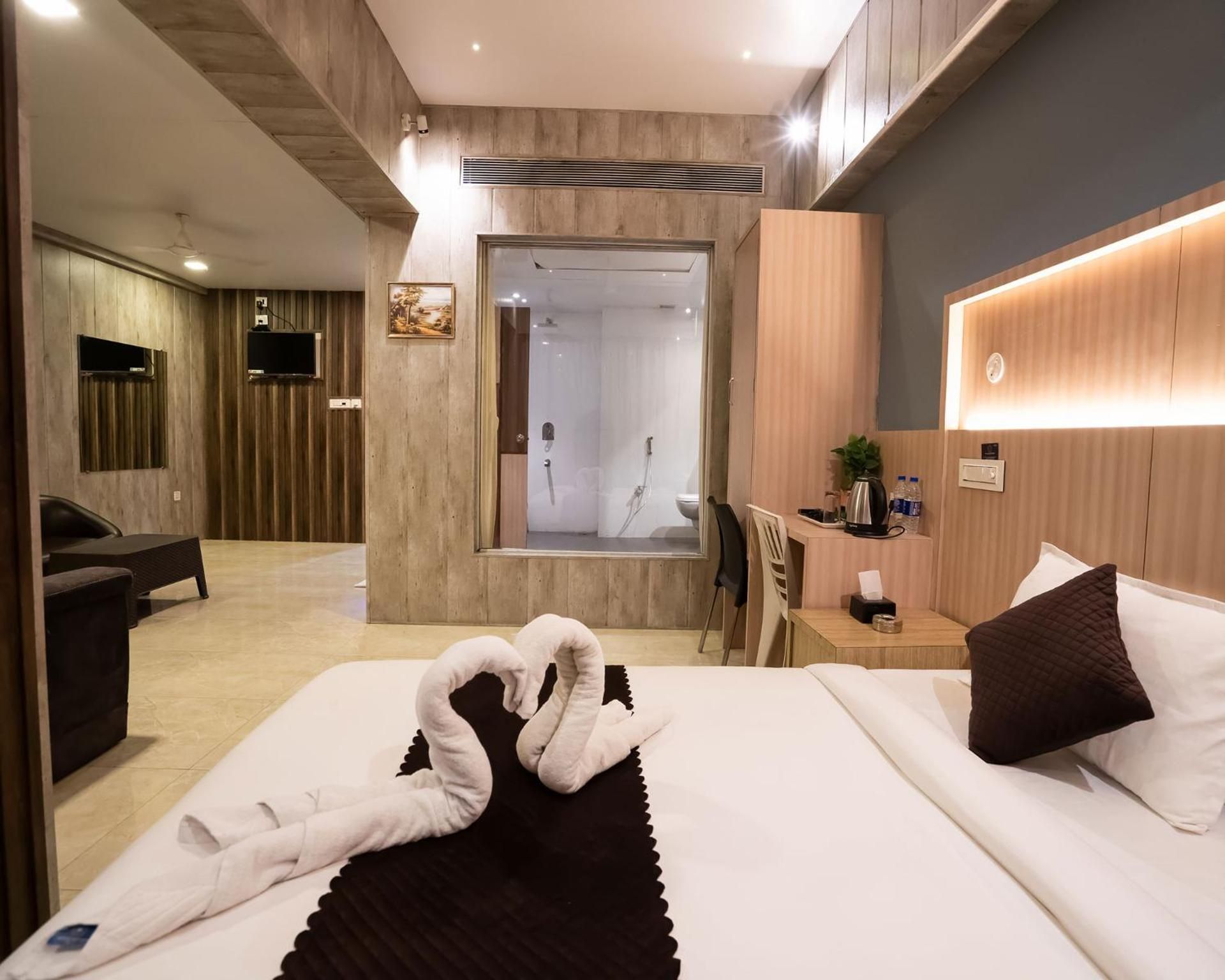 Hotel Grand Seasons