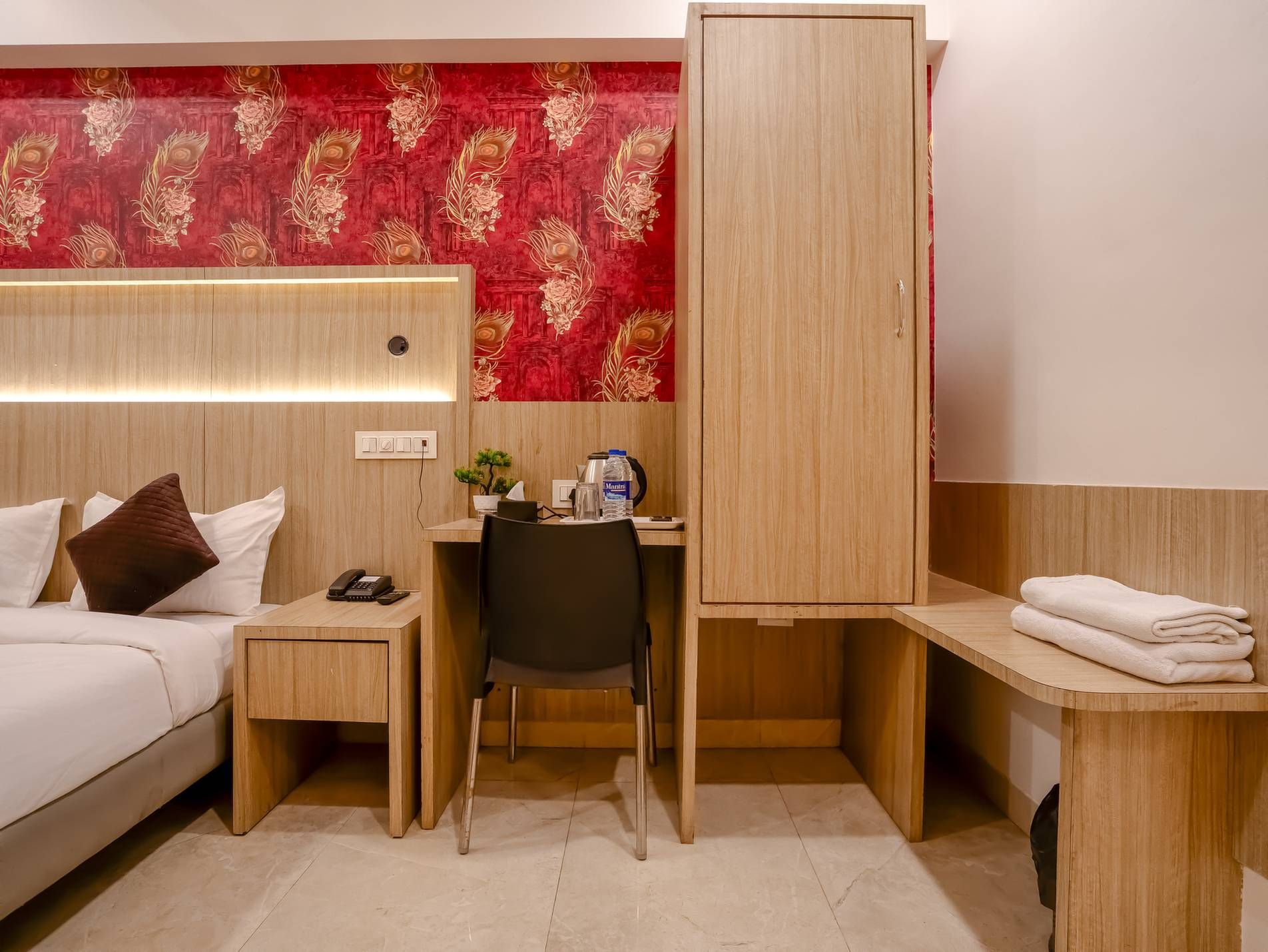 Hotel Grand Seasons Deluxe Double Room 14