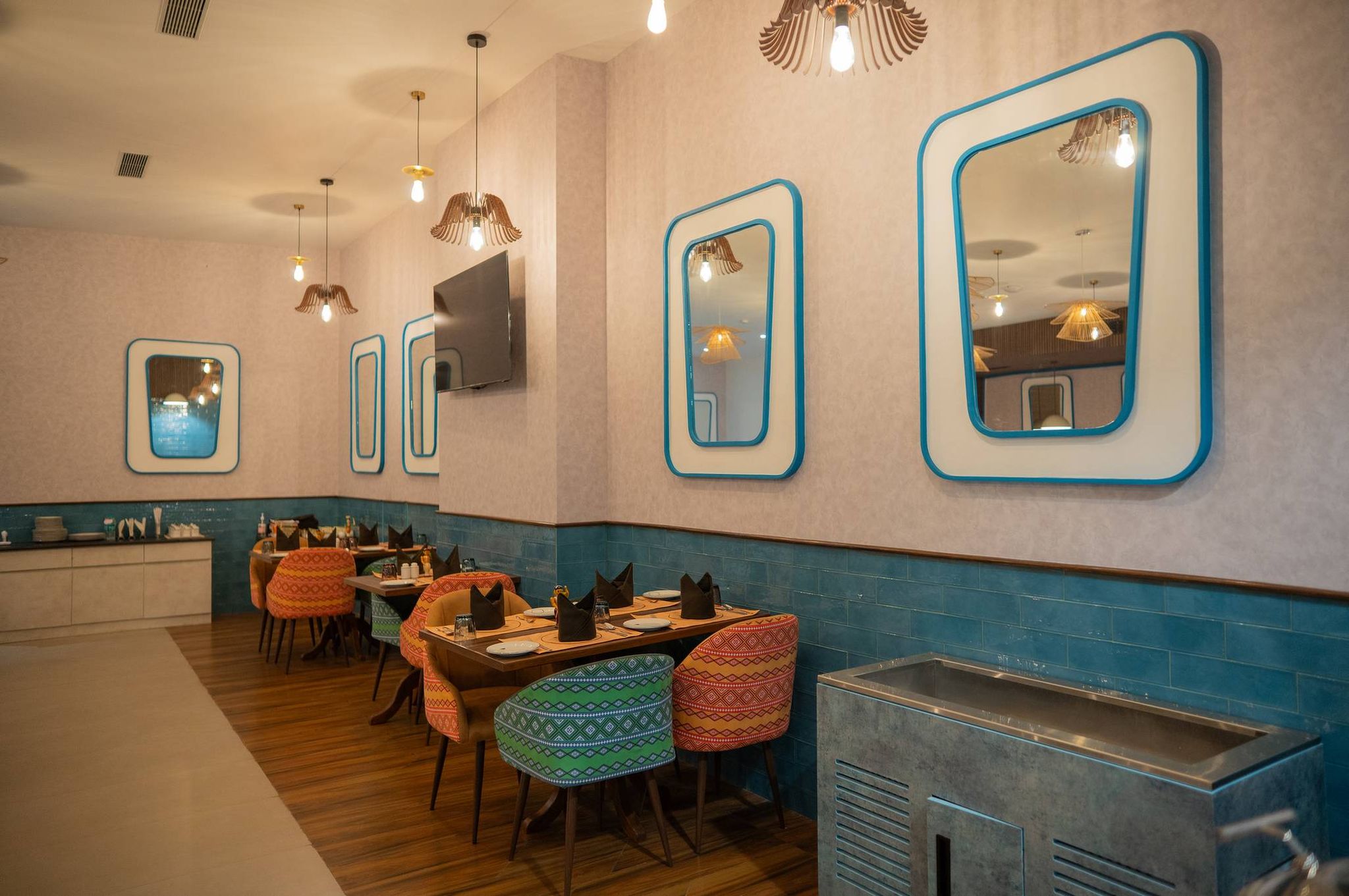 Food & Dining