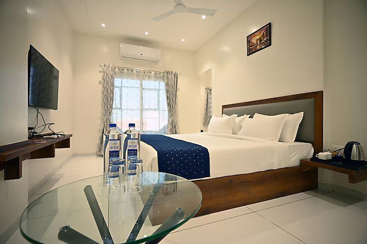 The Sky Land Hotel  Premium Luxury Room  2