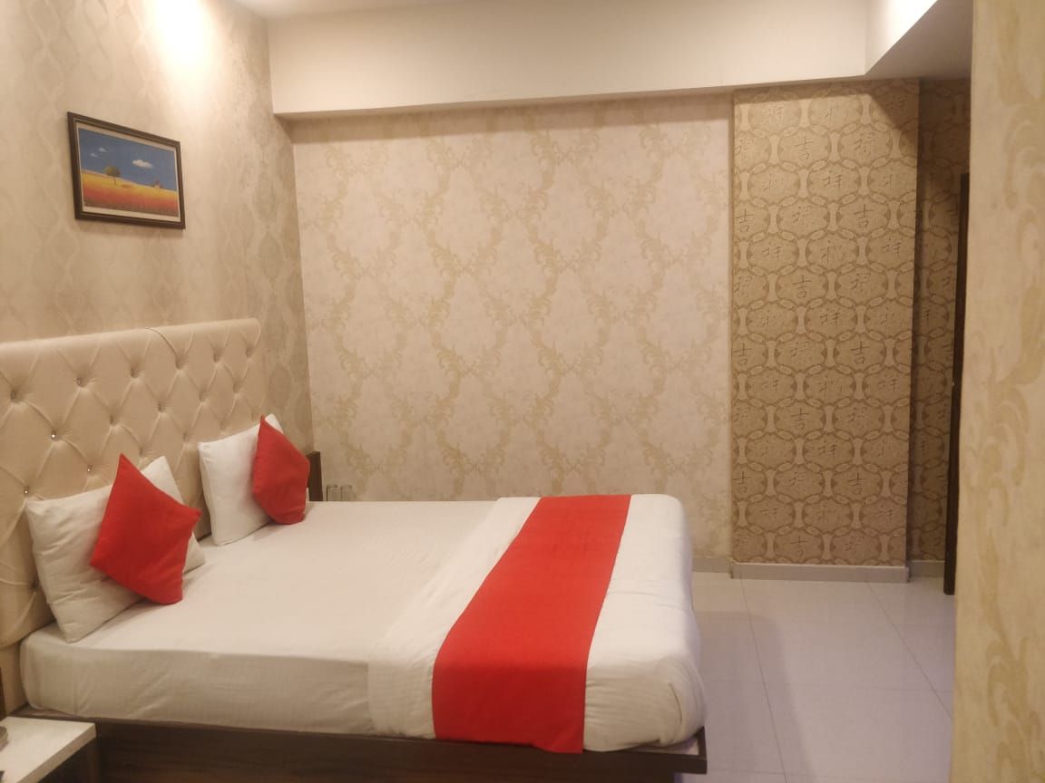 Hotel Lords Inn Deluxe Room 4