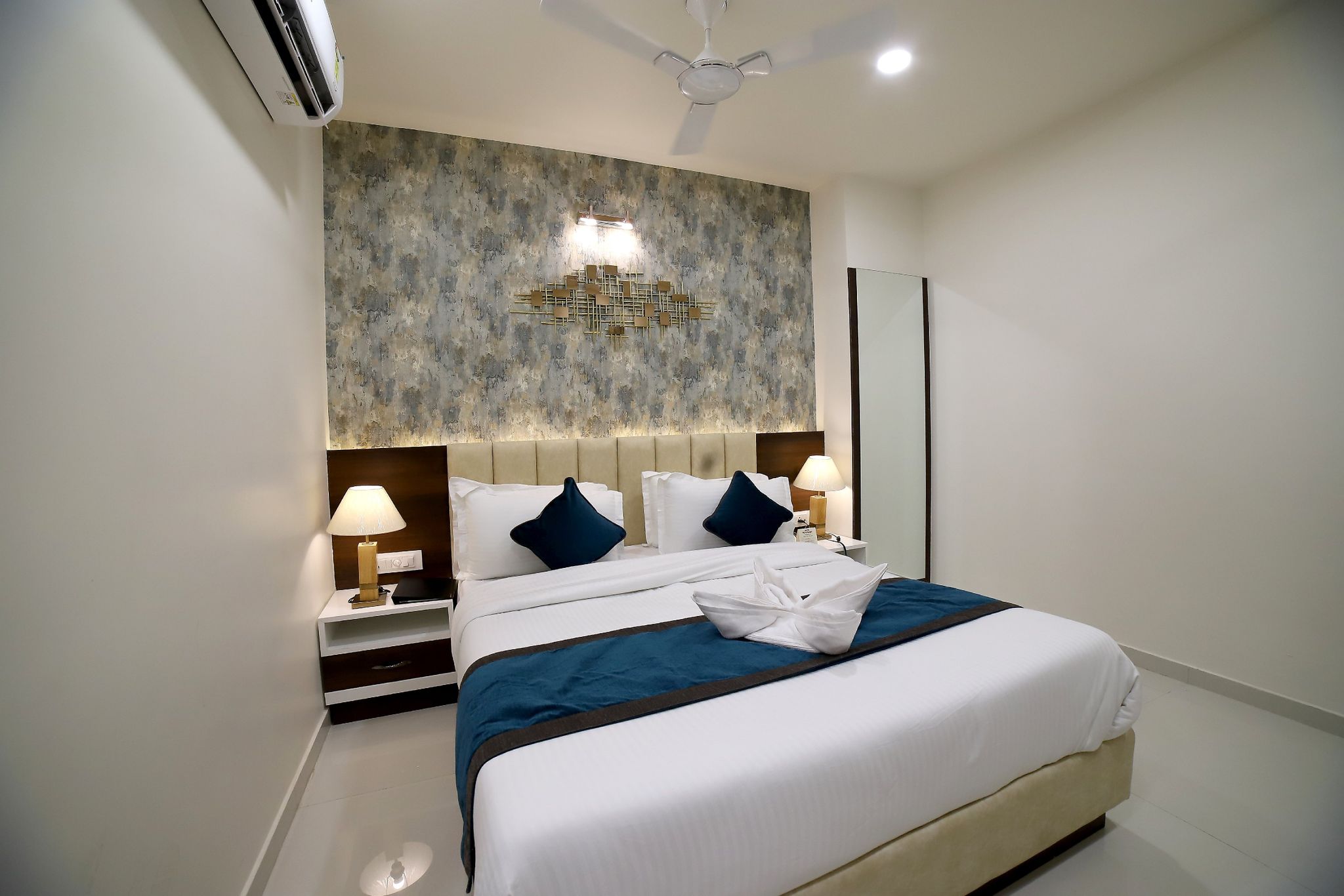 Hotel Priya Palace Deluxe Room