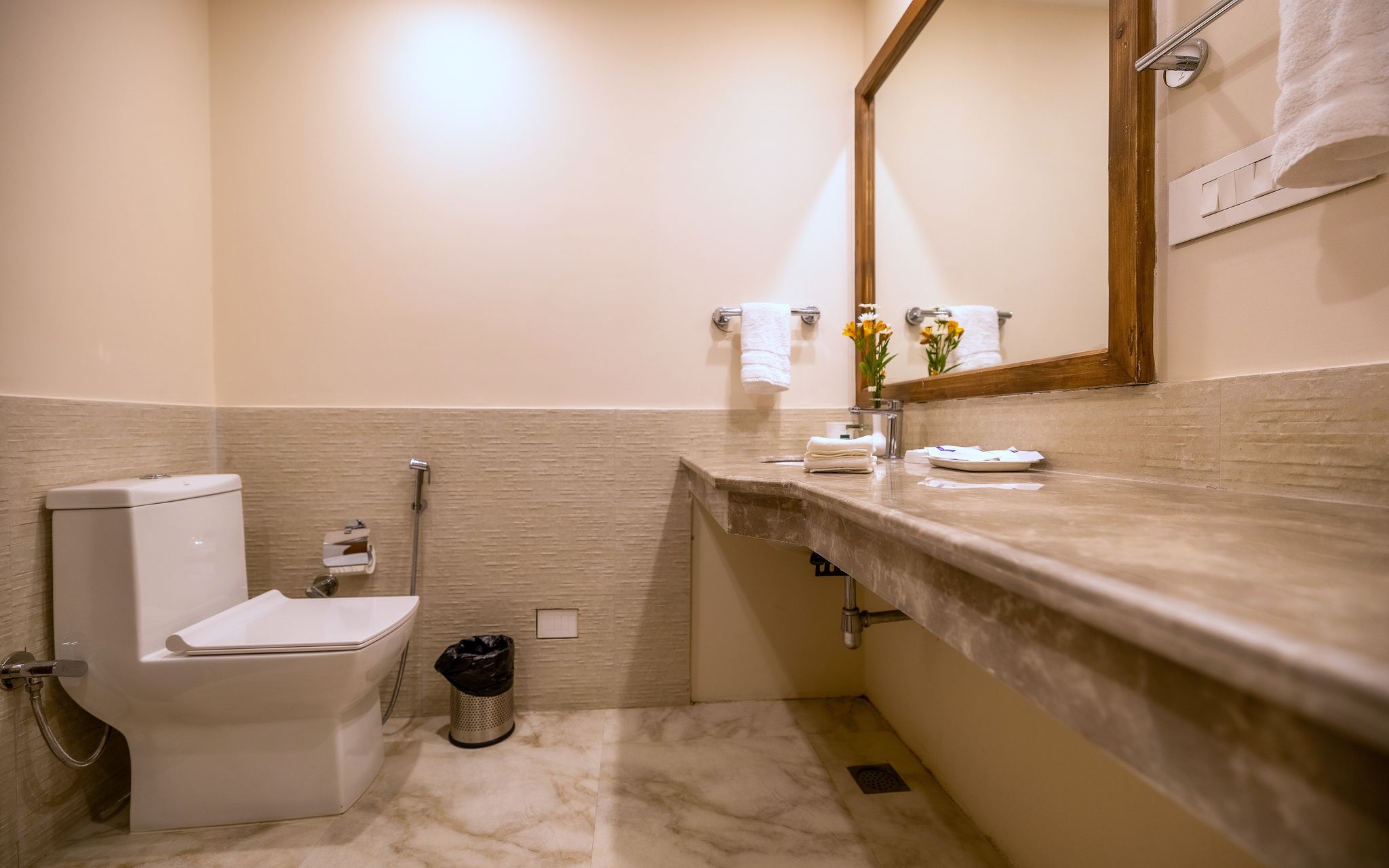 Bedzzz Xclusiv Baikunth, Manali by Leisure Hotels (650 m from Hidimba Devi Temple) Superior Room 4
