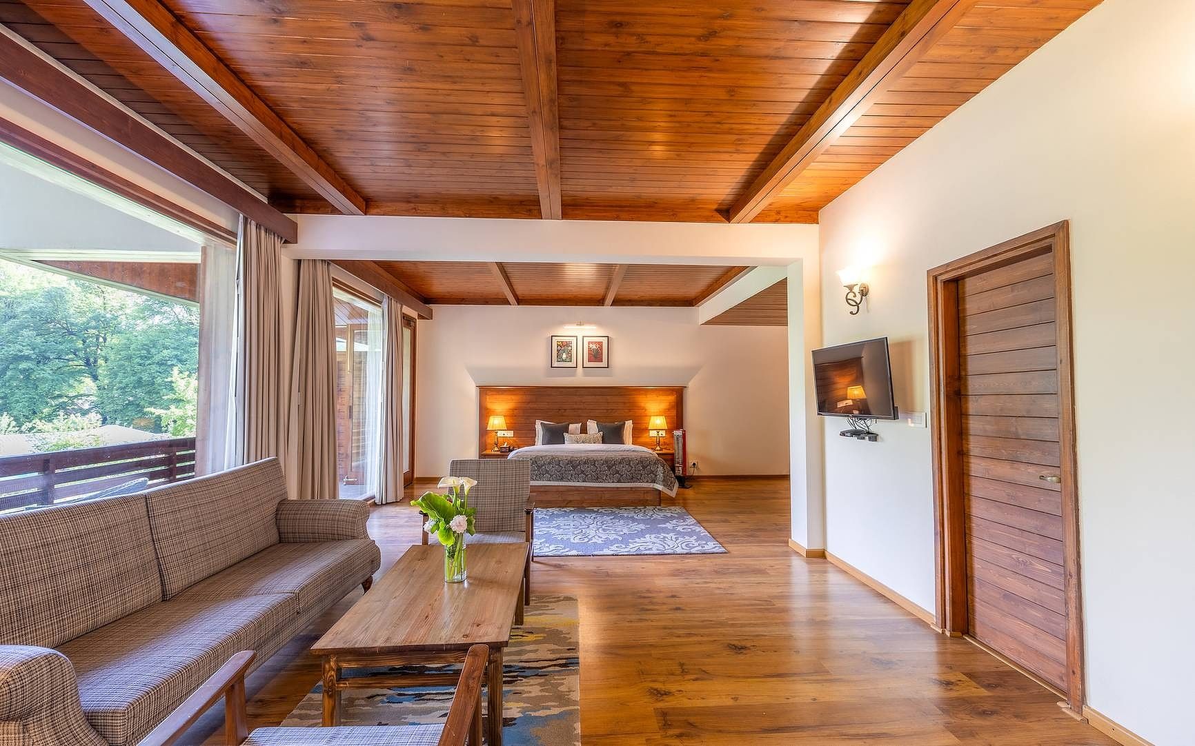 Xclusiv Room