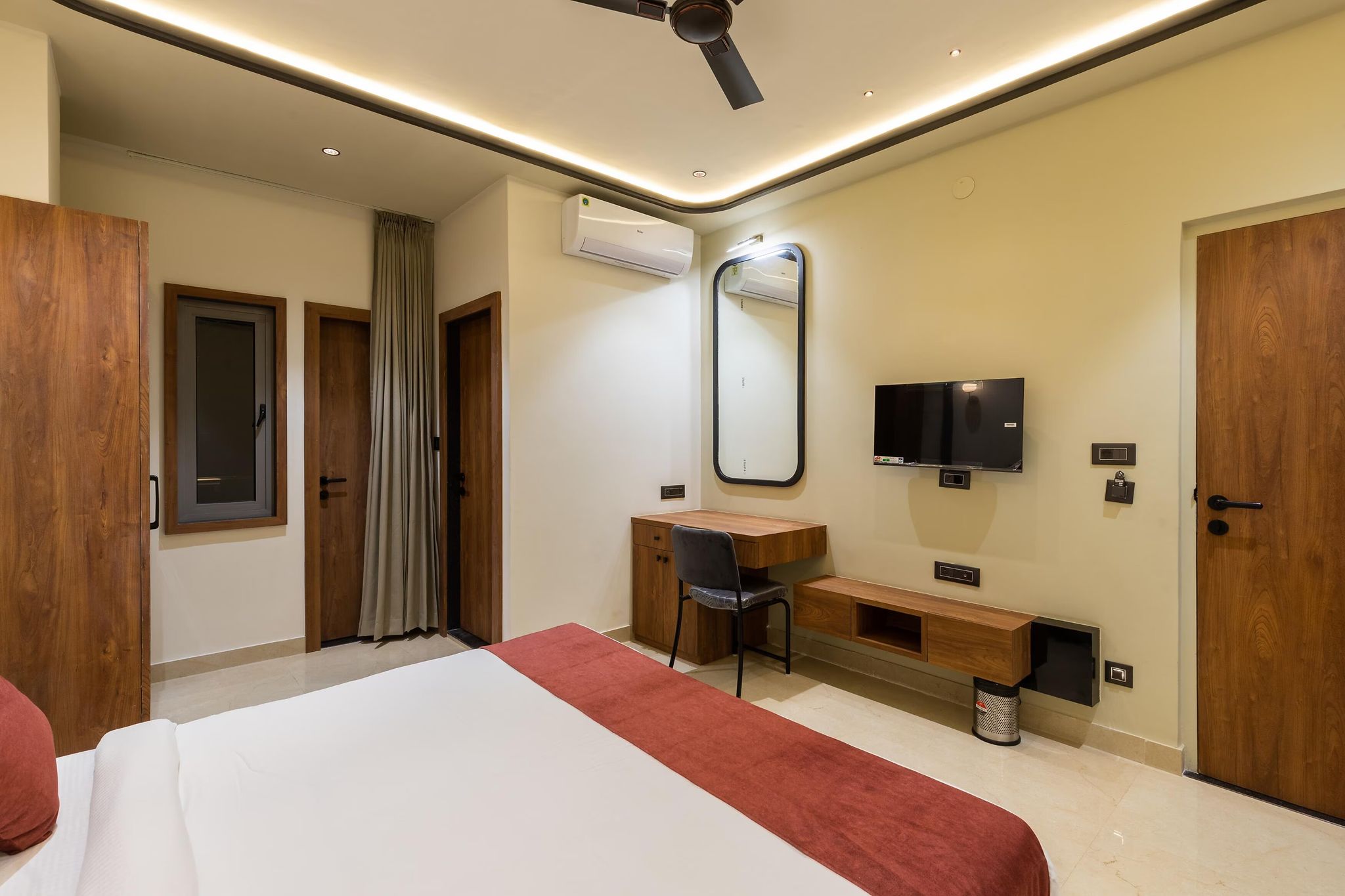 Vaibhavya Hotel & Restaurant