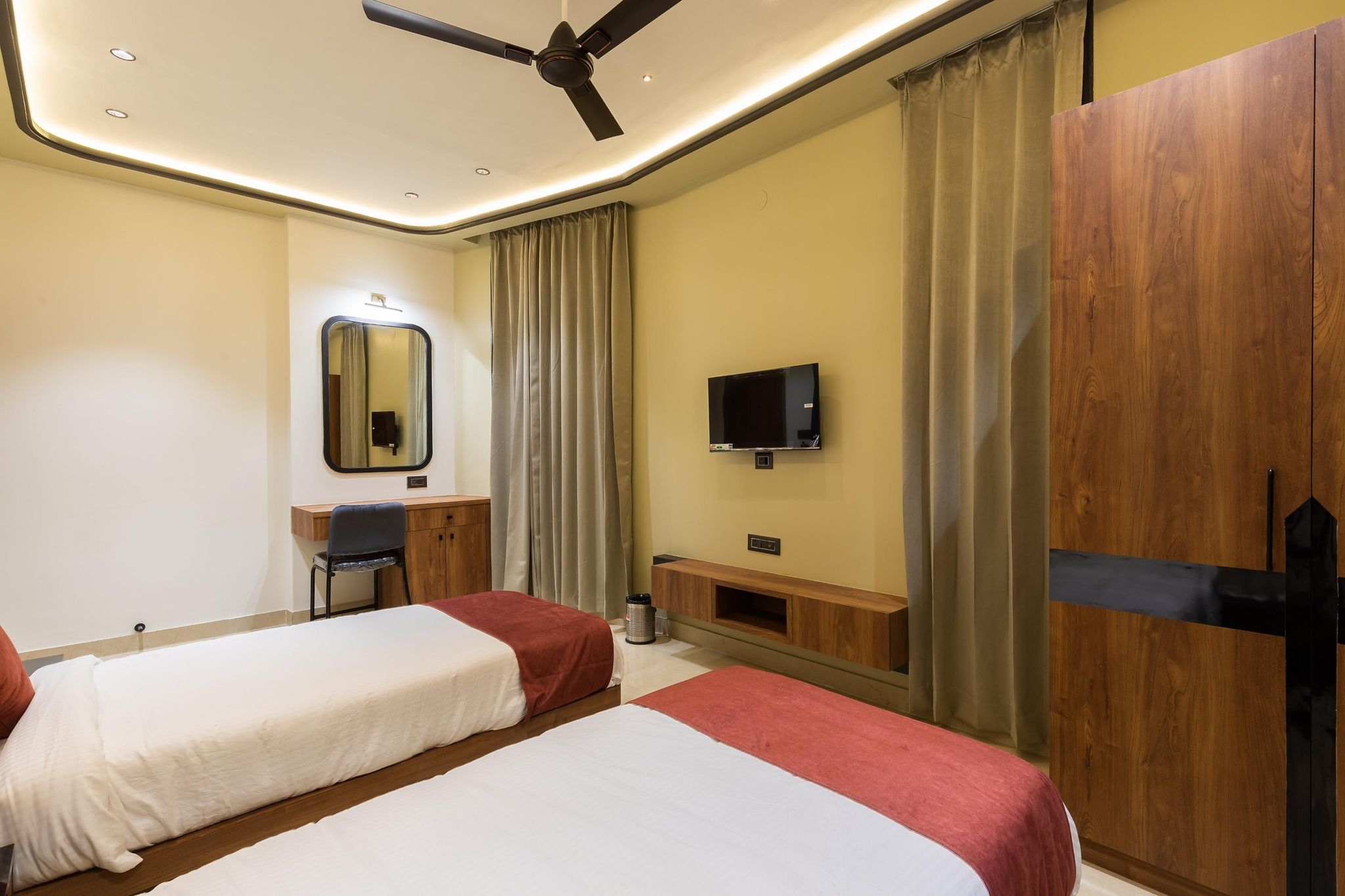 Vaibhavya Hotel & Restaurant
