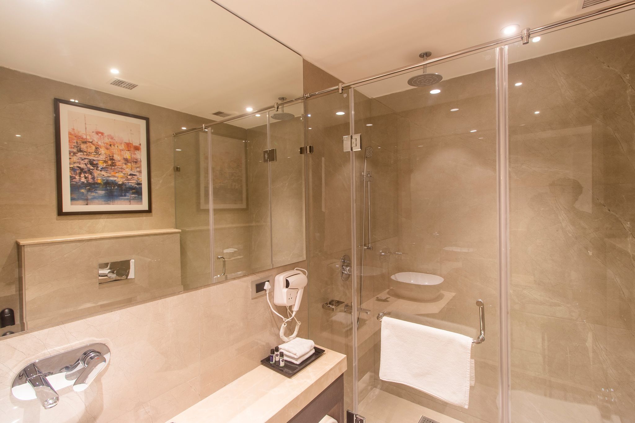 Hotel The Cove Wing Deluxe Room 8