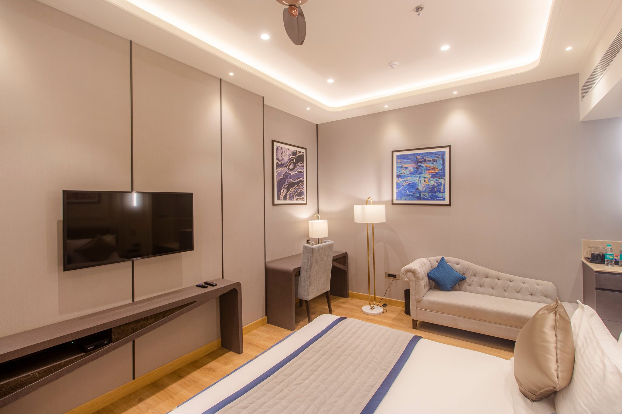 Hotel The Cove Wing Deluxe Room 6