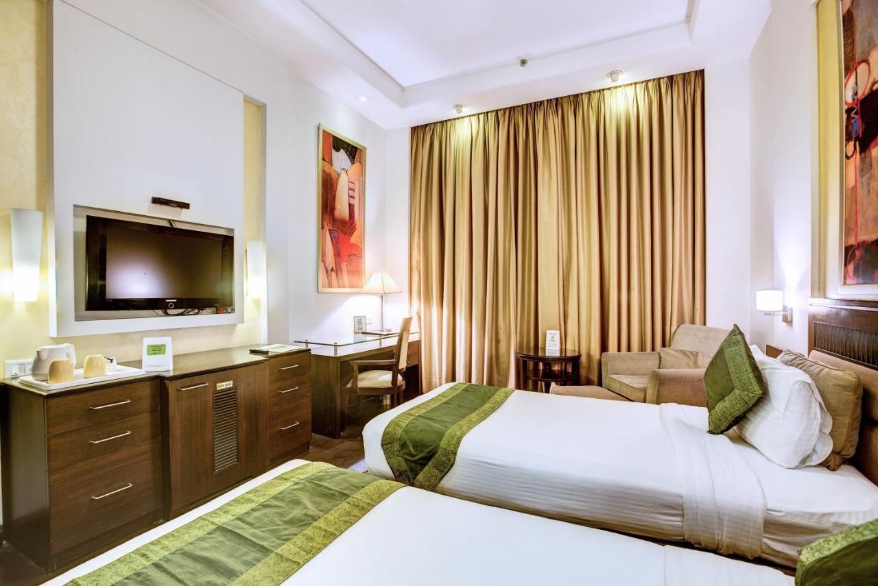 Deluxe Twin Bed Room