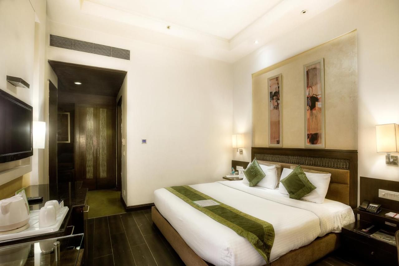 Executive Queen Bed Rooms