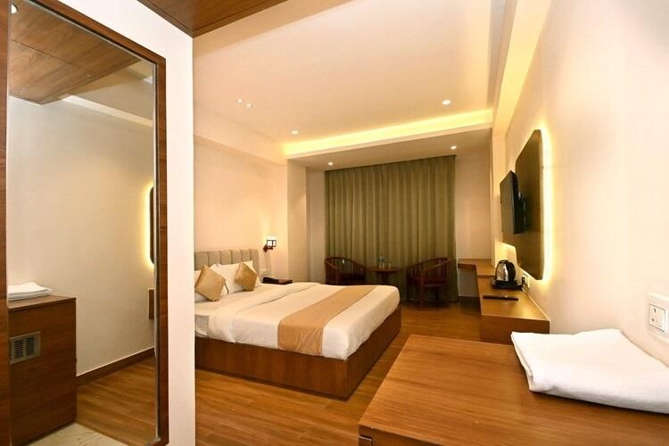 Hotel Blue Sapphire Suite Room 3