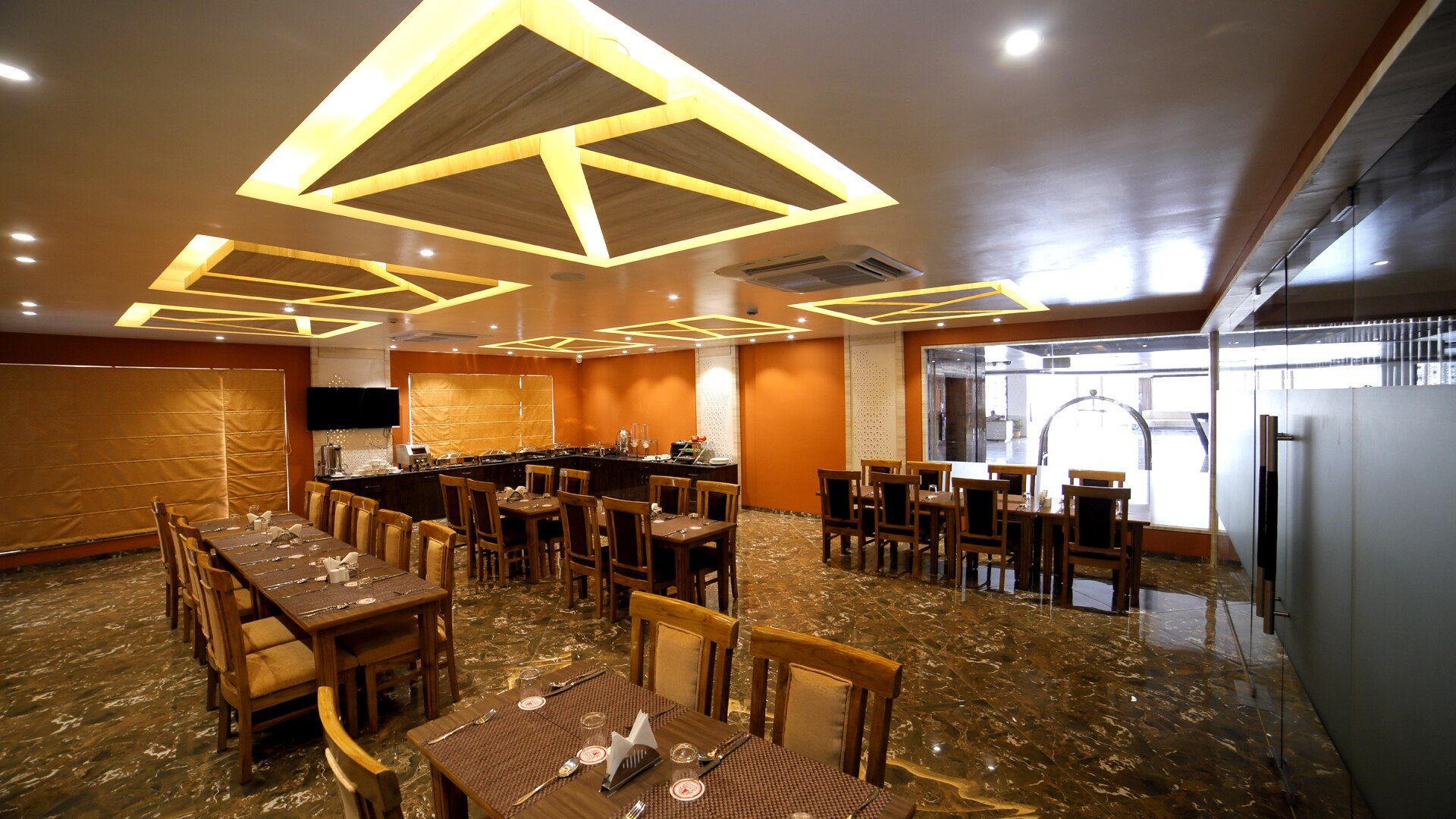 Food & Dining