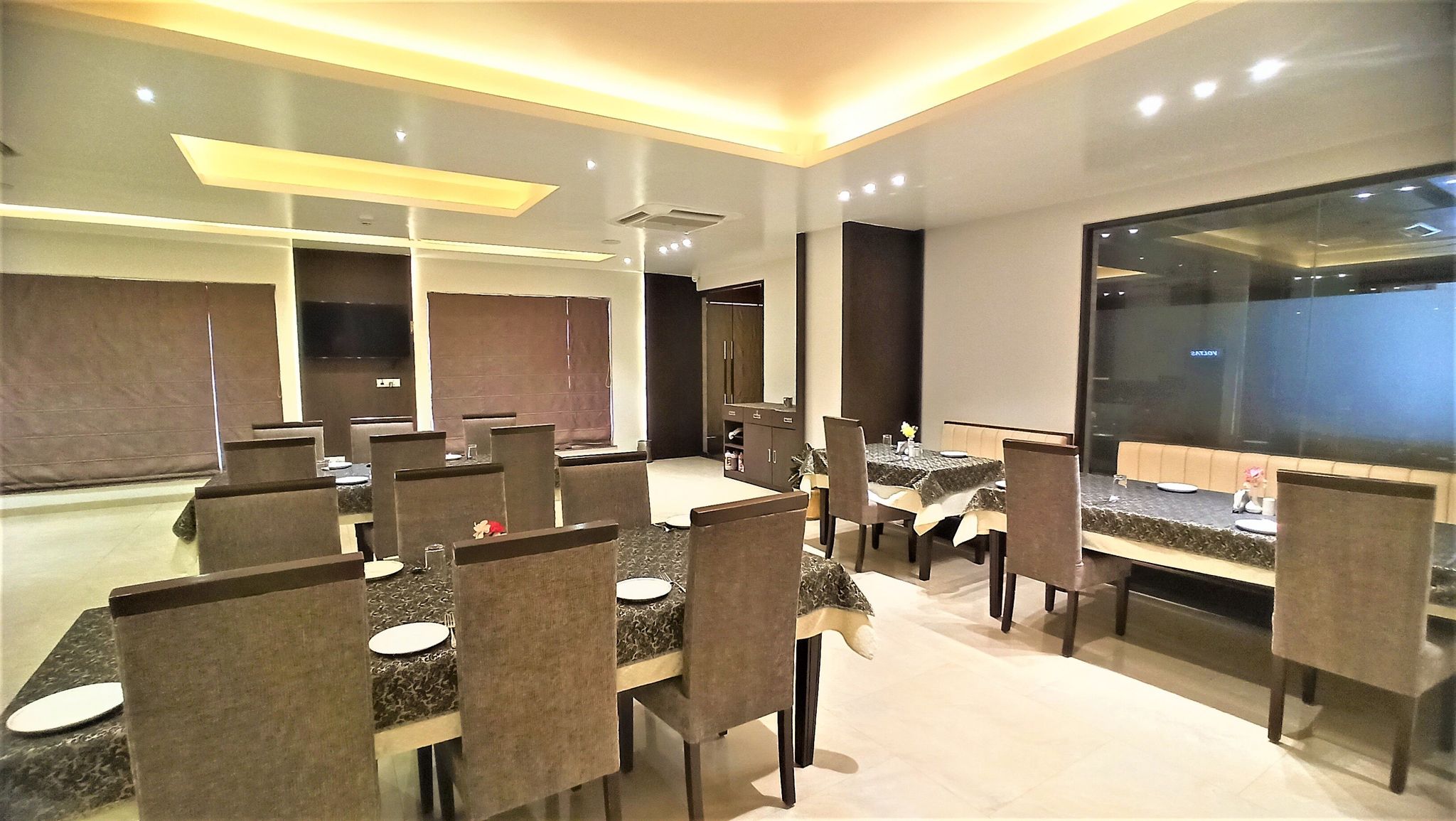 Food & Dining