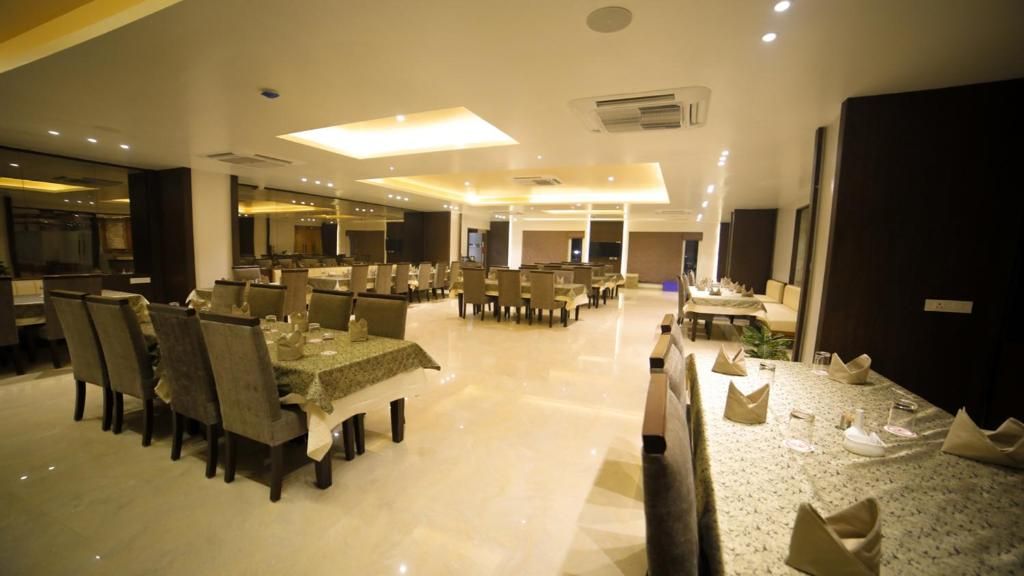 Food & Dining