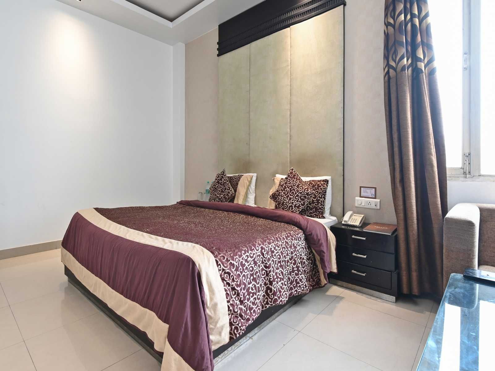 Hotel Samrat Heavens Deluxe room 2