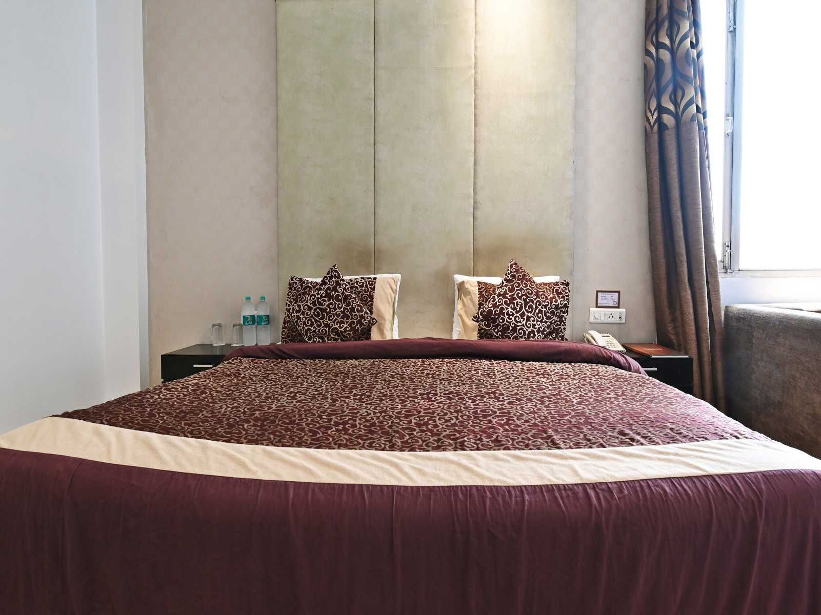 Hotel Samrat Heavens Deluxe room 14