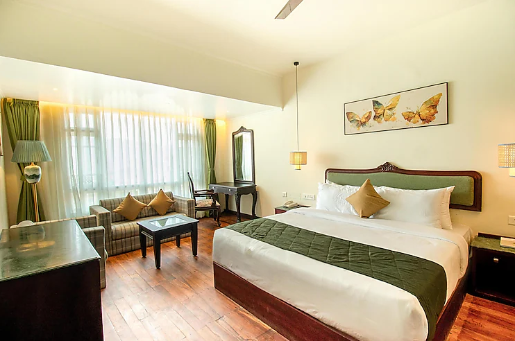 Luxury Suite Room with Balcony