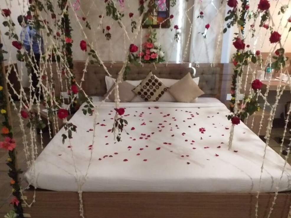 Semi-Suite AC Room with Work Desk