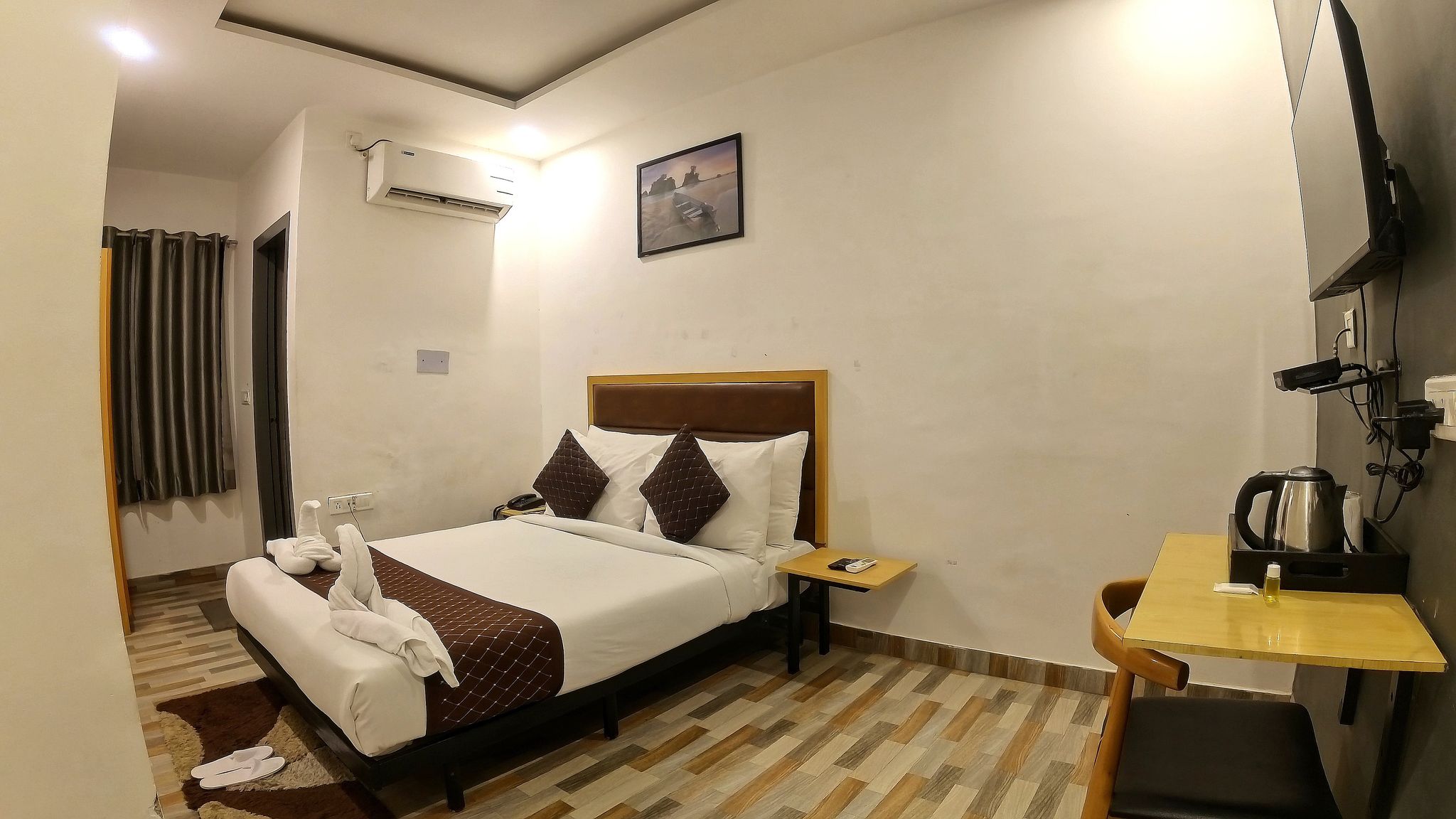 Deluxe Room with Balcony