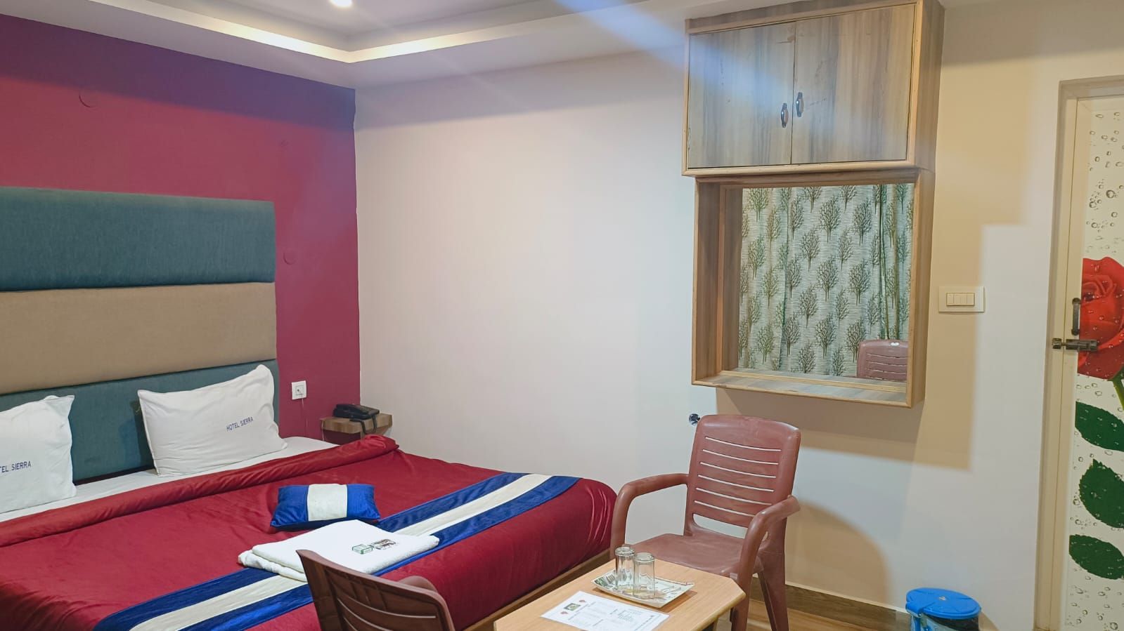 Hotel Sierra Deluxe Room 7