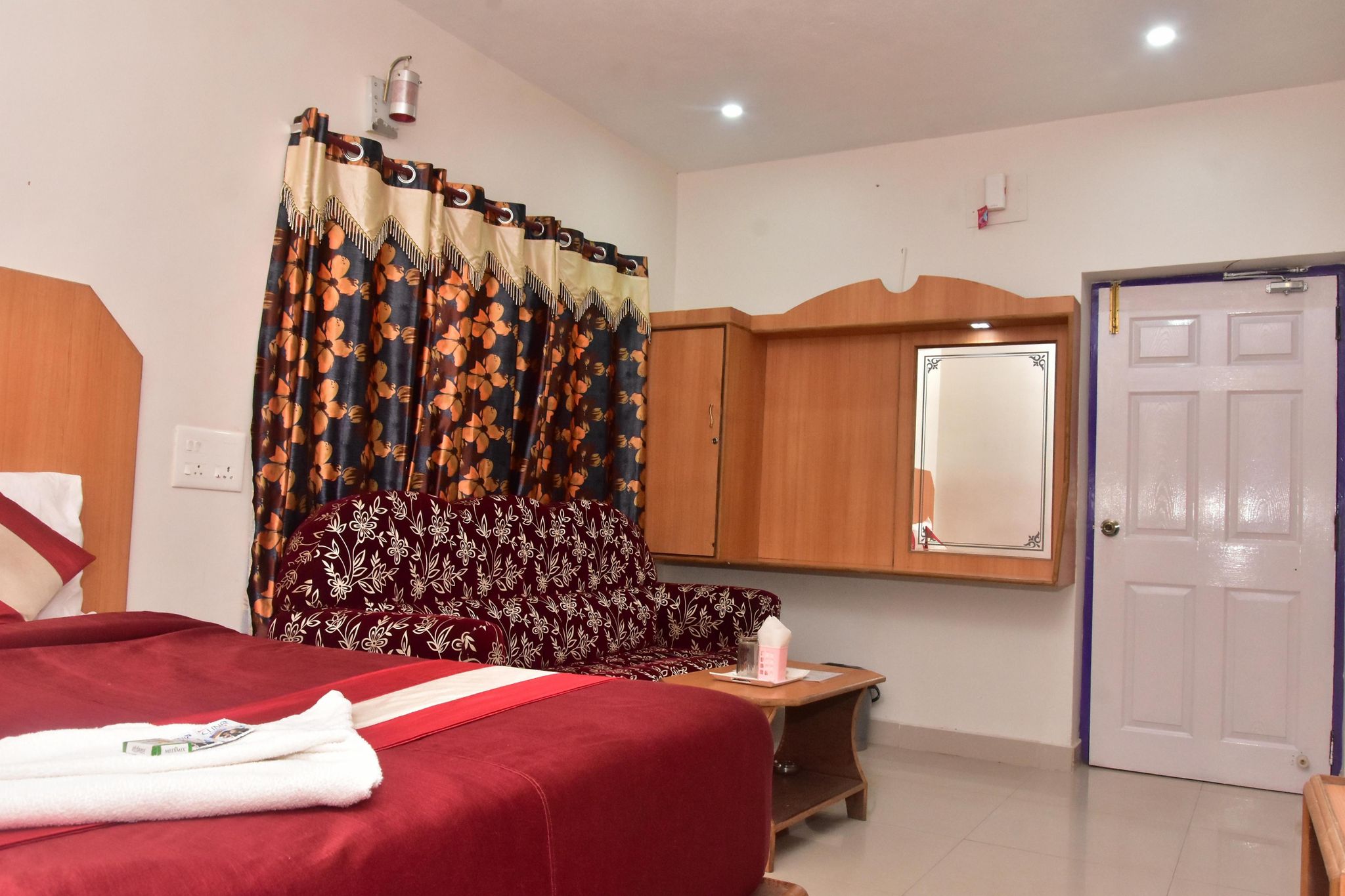 Hotel Sierra Deluxe Room 5