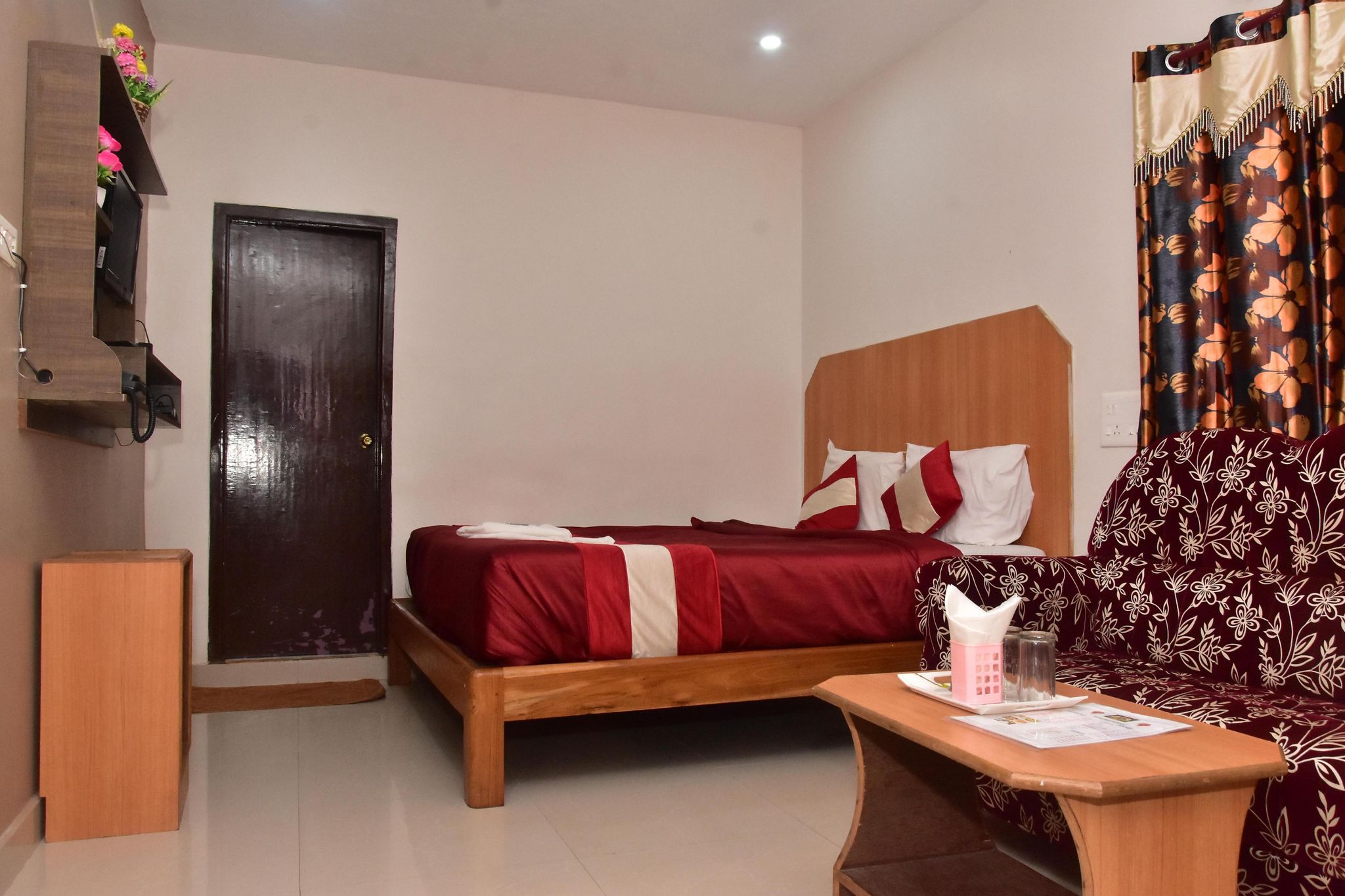 Hotel Sierra Deluxe Room 2