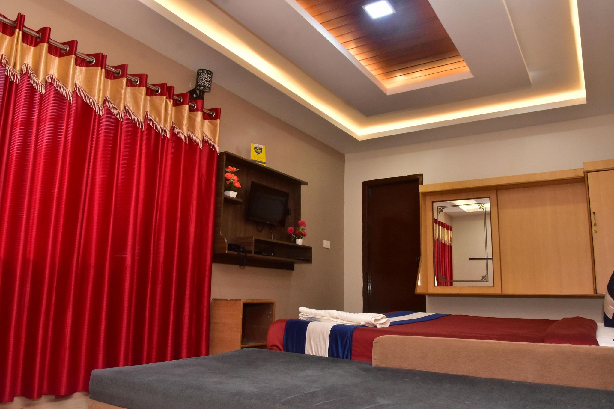 Hotel Sierra Deluxe Room 8