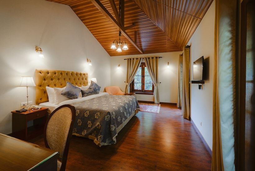 Superior Room with King Bed