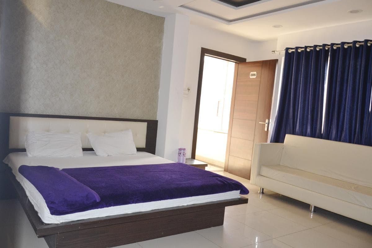 Hotel Shri Vijay Palace Double Bed A/C Room 5