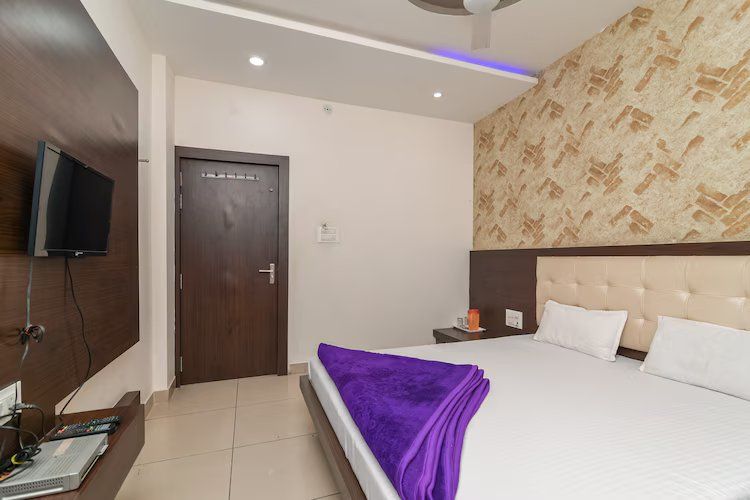 Hotel Shri Vijay Palace Double Bed A/C Room 2