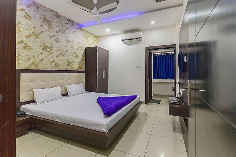 Hotel Shri Vijay Palace Double Bed A/C Room