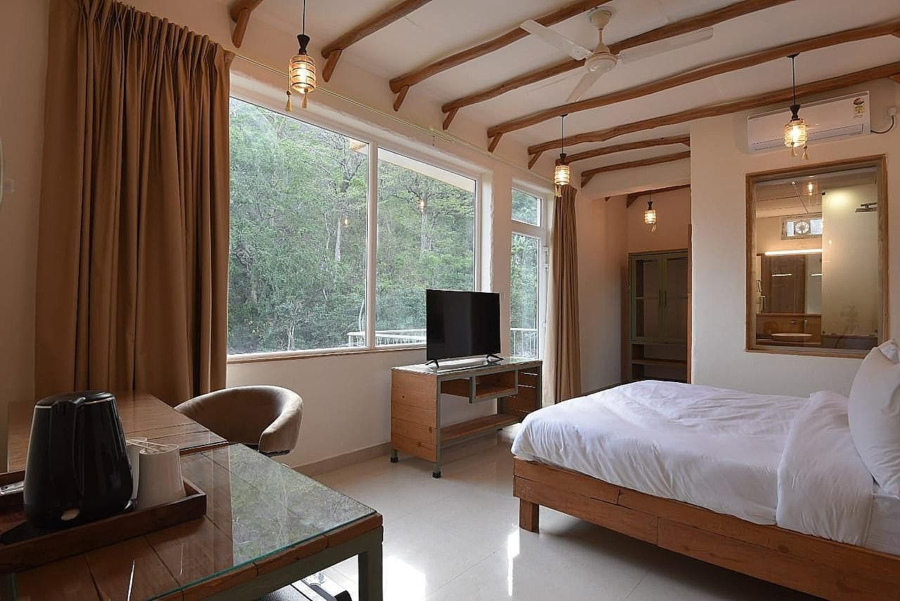 Luxury Room with Mountain View and Forest View