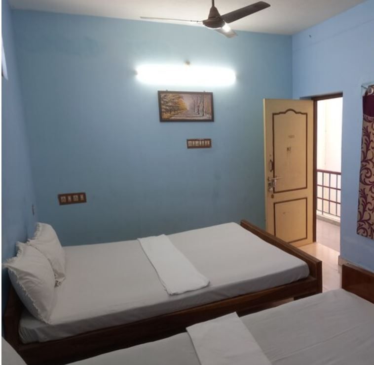 Pari Lodge Triple bedroom NON AC 2