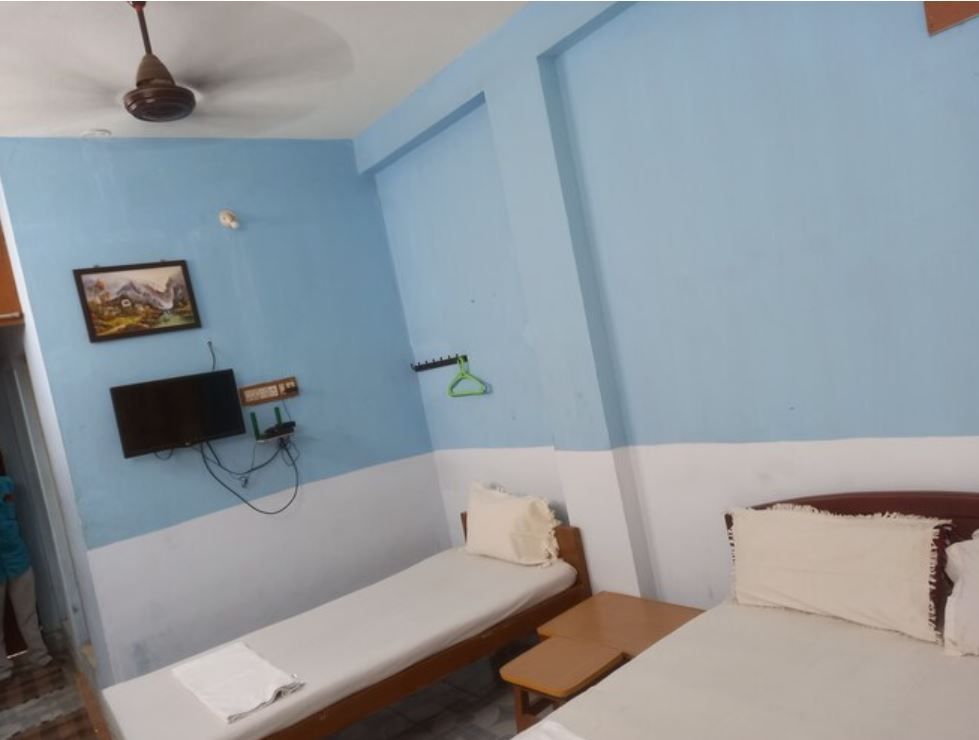 Pari Lodge Triple bedroom NON AC