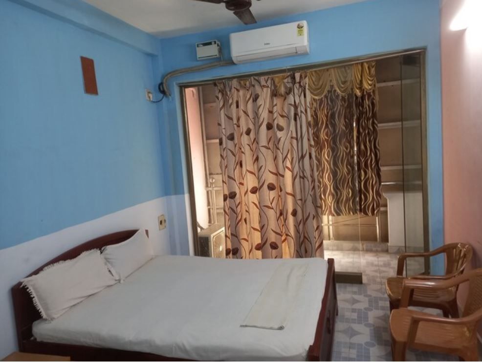 Double bedroom with AC