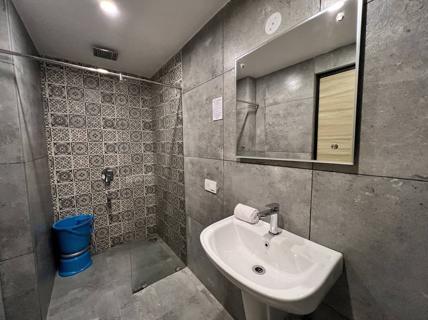 Wabi Sabi Stays Pride Inn Pinewood Economy 4