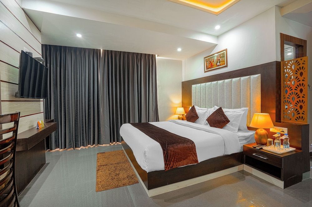 Aliza Inn And Suites By SRS Hotels Executive Room 2