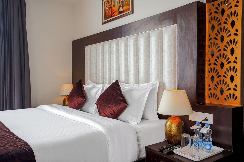 Aliza Inn And Suites By SRS Hotels Executive Room 4