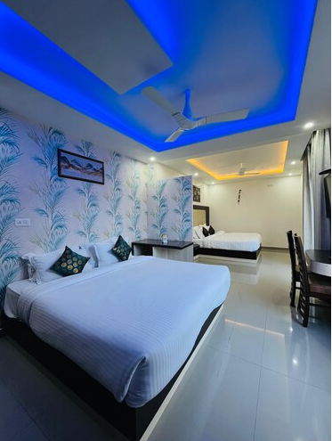 Aliza Family Room with Private Balcony