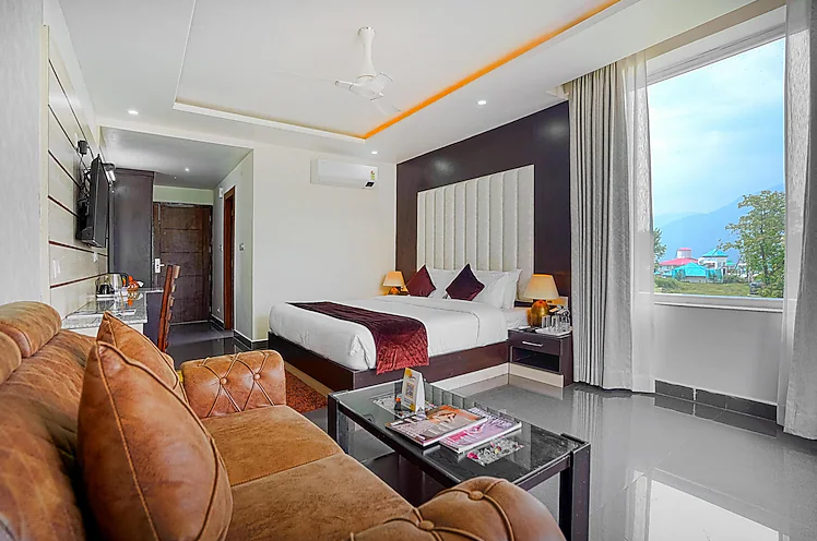 Aliza Premium Rooms Dhauladhar View with Private Balcony