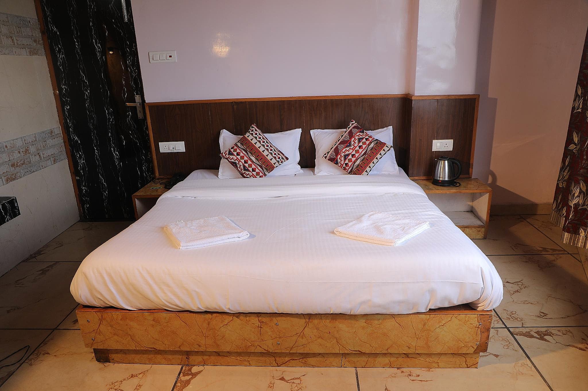 Super Deluxe Family Room