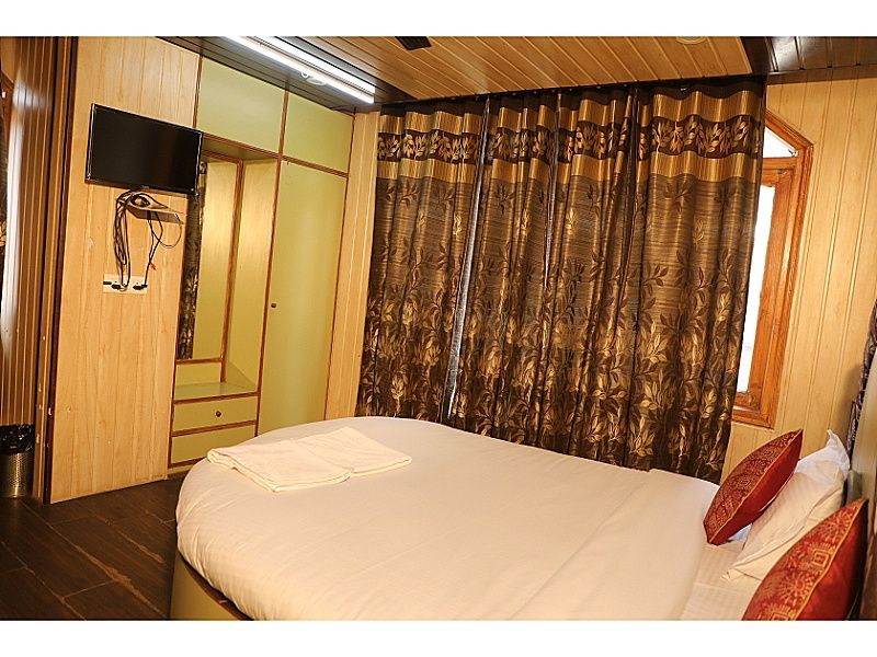 Deluxe Room Street view