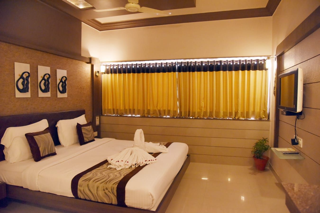 undefined Hotel Vishal International 4