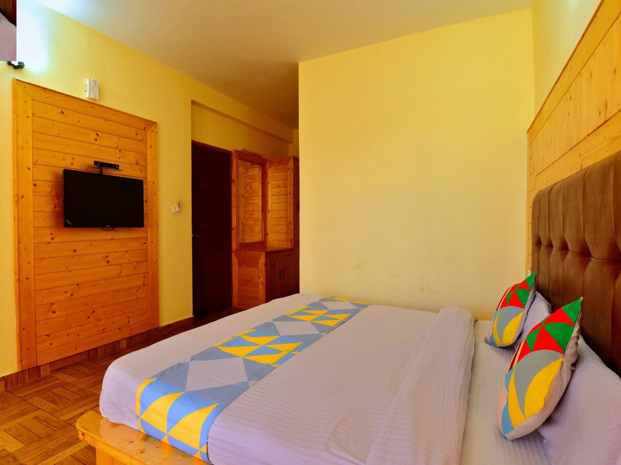 Super Deluxe Room with Balcony