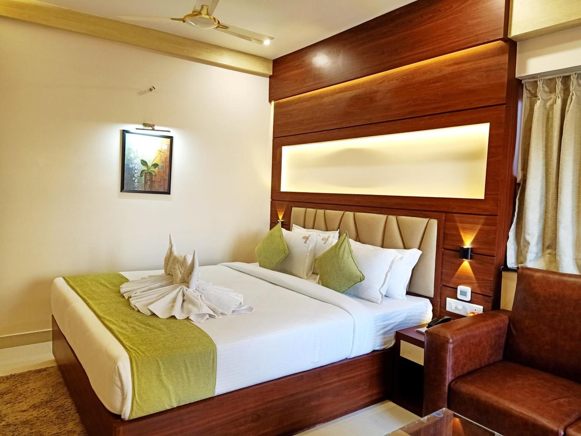 Hotel Morning Glow Deluxe Double Bed 2