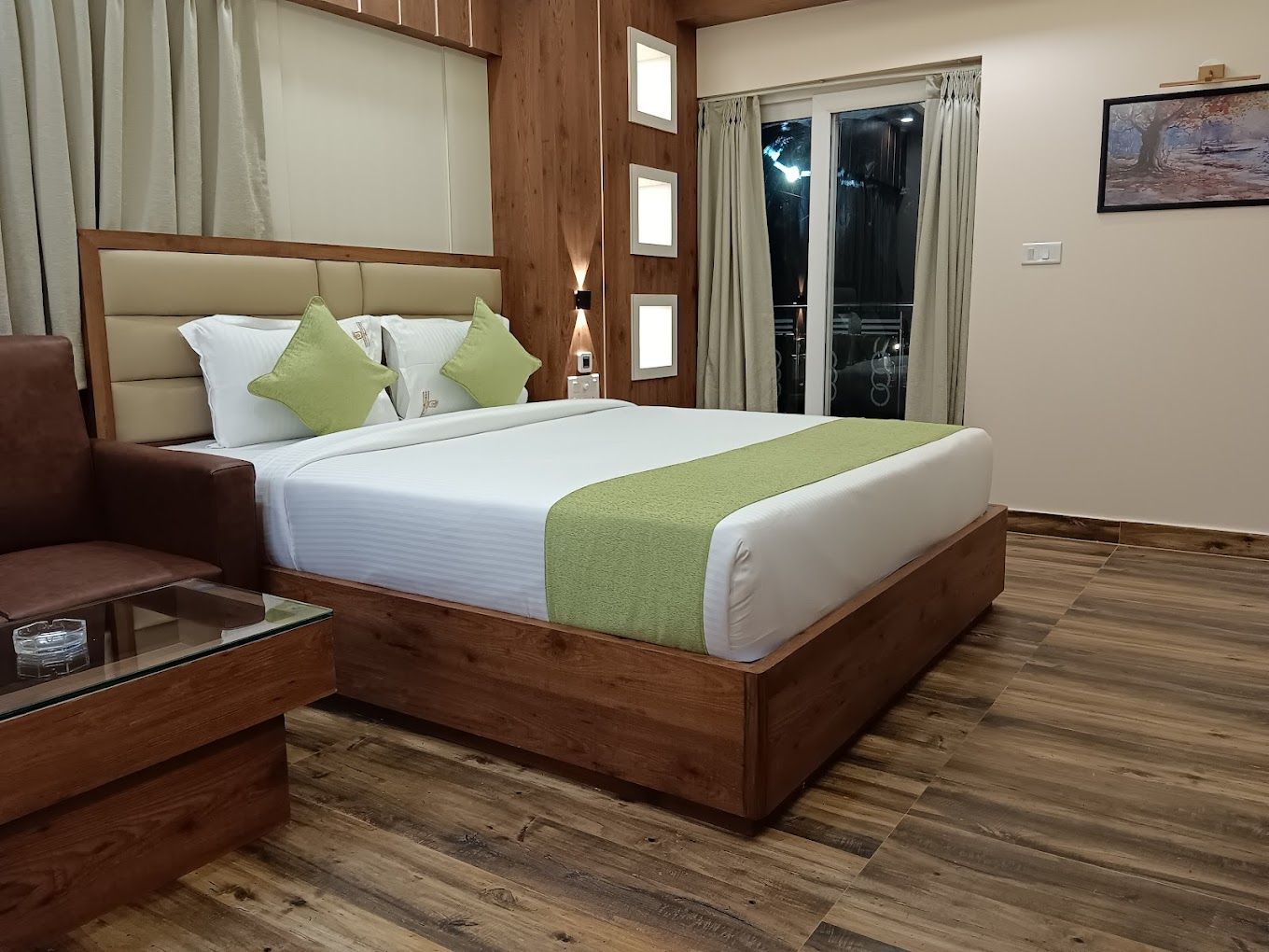 Hotel Morning Glow Deluxe Double Bed